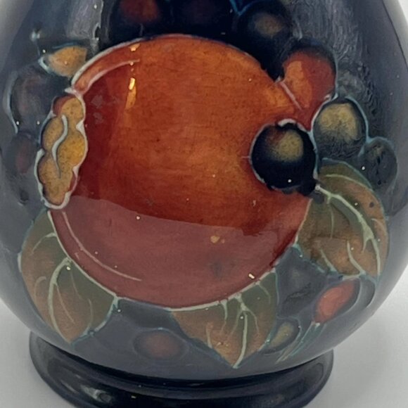 Early (1928-1949) Moorcroft Pomegranate Vase 4" Signed - Picture 2 of 7